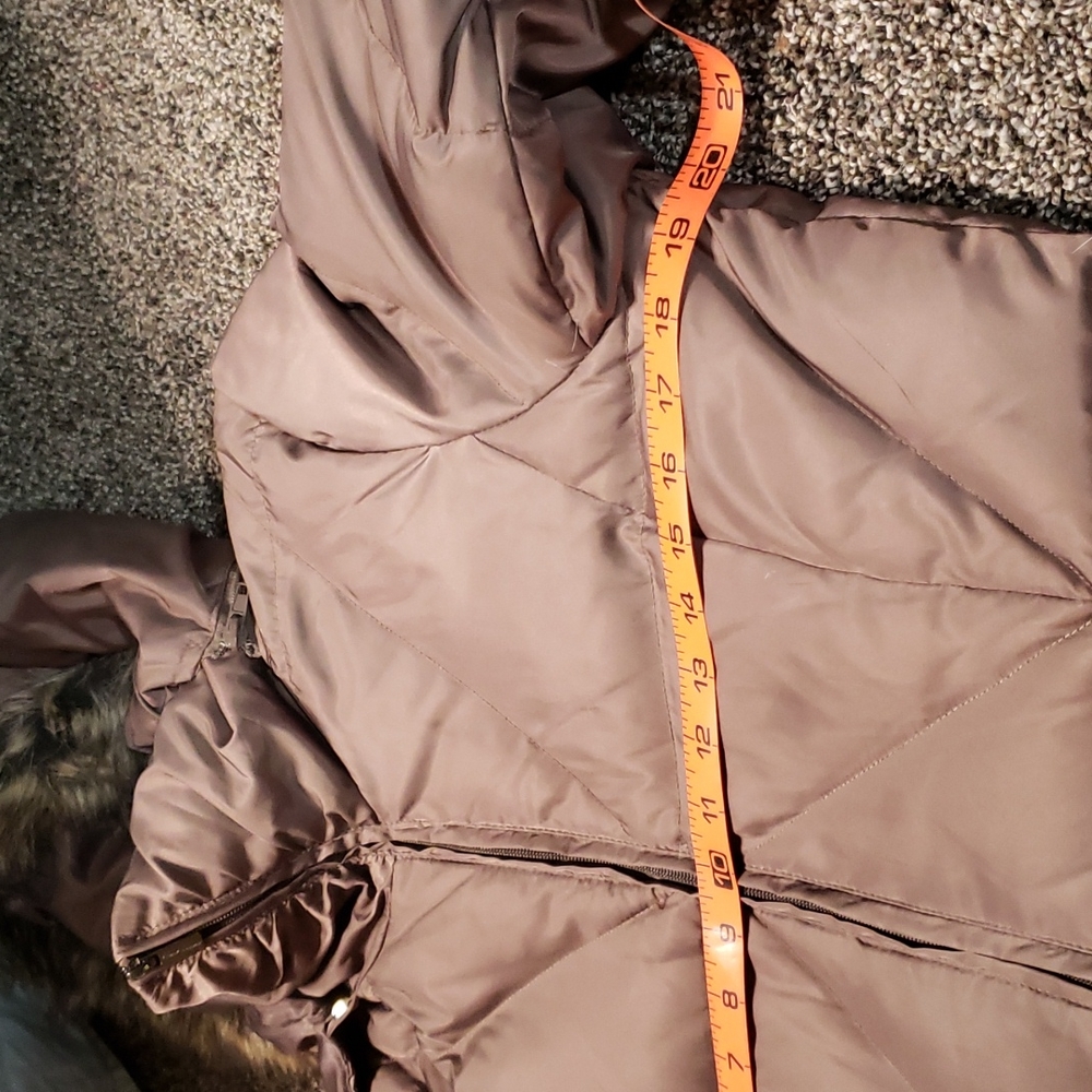 Kenneth Cole Long Down/ Feather Puffer Jacket Women's Size Medium - Picture 8 of 16